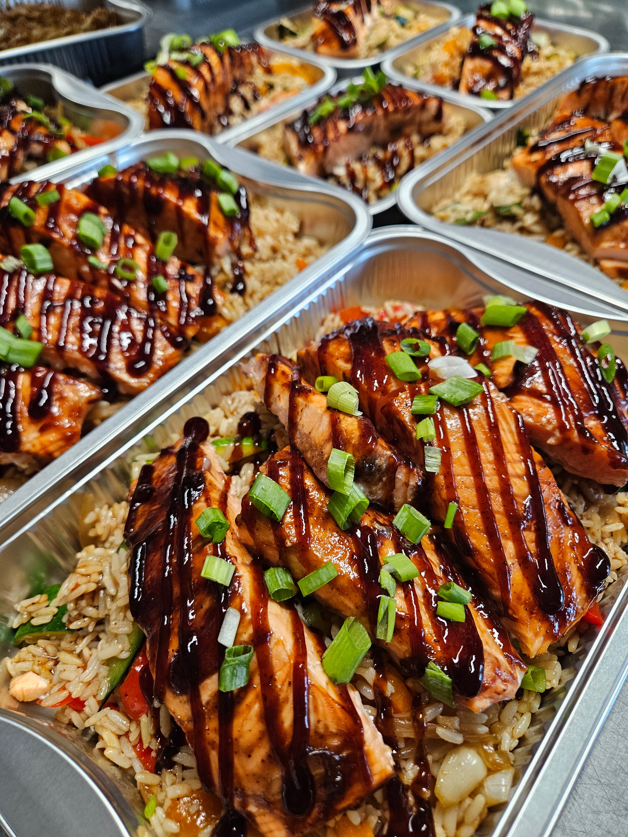 Saumon teriyaki sur riz aux légumes (Familial)