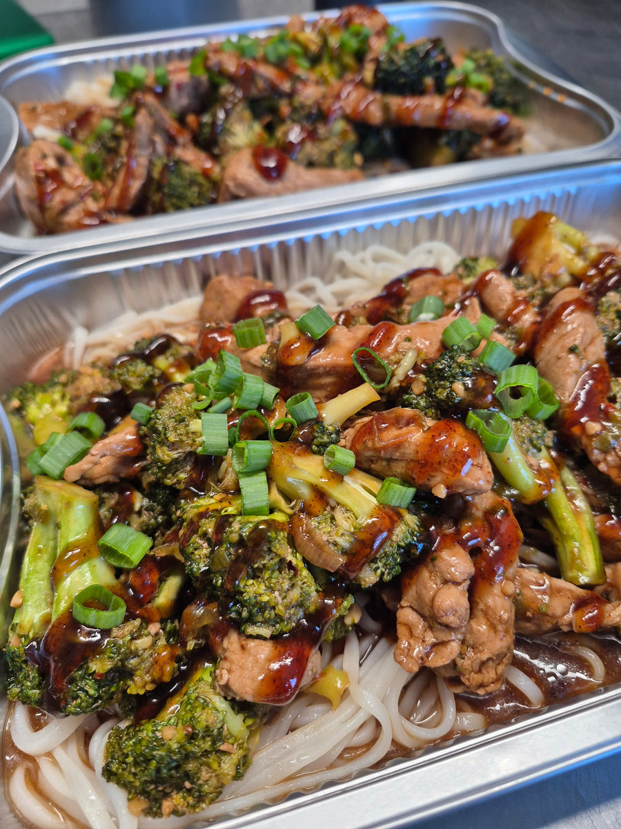 Sauté de porc et de nouilles de riz à l'asiatique (Familial)