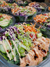 Salade style poké au tartare de saumon (individuel seulement)