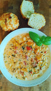 Soupe crémeuse à l'italienne avec petit pain au fromage et romarin (Familial)