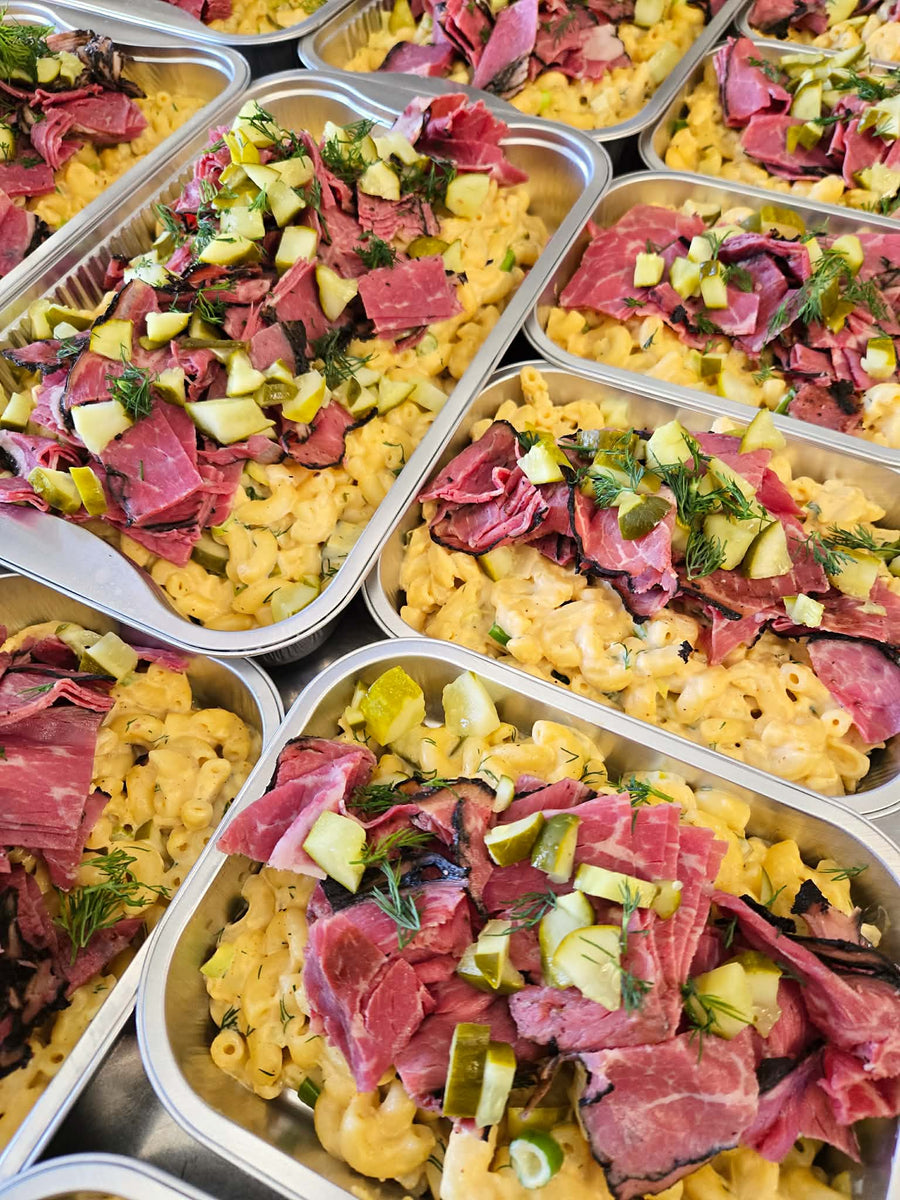 Mac and cheese aux cornichons et viande fumée (Individuel)