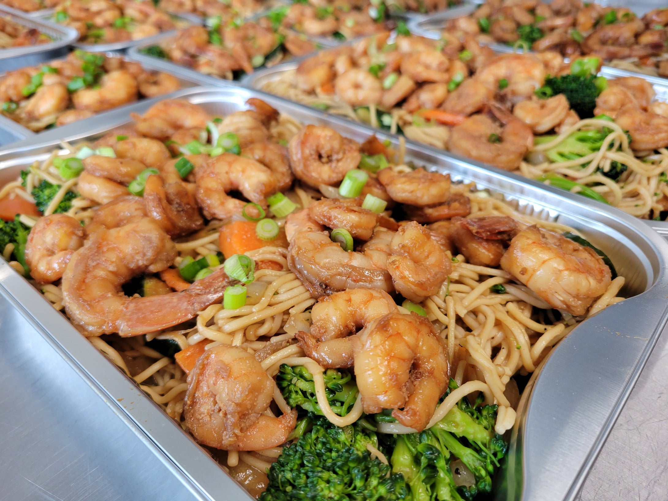 Chow mein au poulet ou aux crevettes (Familial)