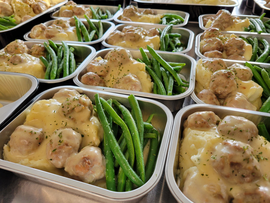 Boulettes suédoises sur purée de pommes de terre et légumes de saison (Familial)