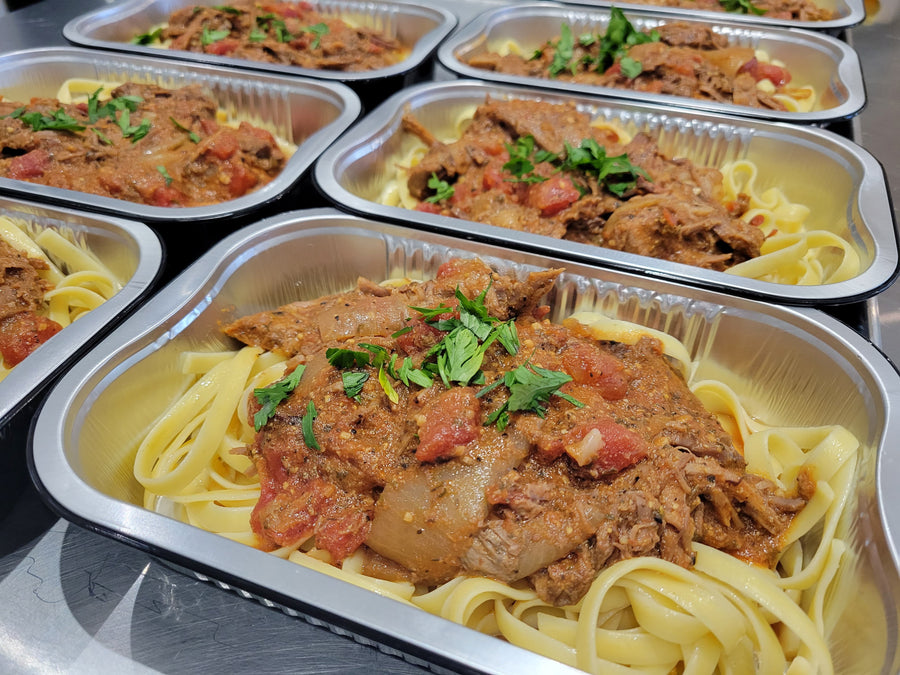 Bœuf braisé en bolognaise sur nouilles aux œufs (Individuel)